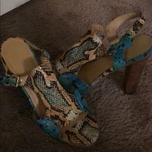 Nine West snake skin heel